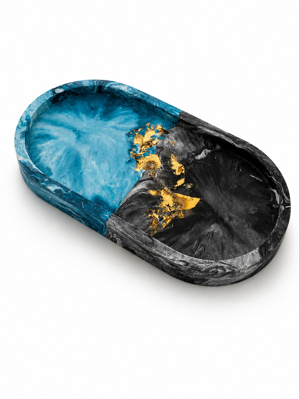 Marbierter Tray mit goldenen Akzenten